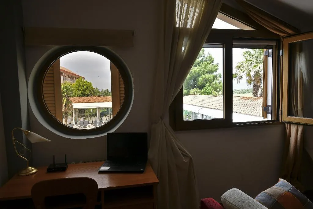APARTMENT CAPACITY 6 TWO BEDROOMS Room, Four Seasons (SKG), Halkidiki