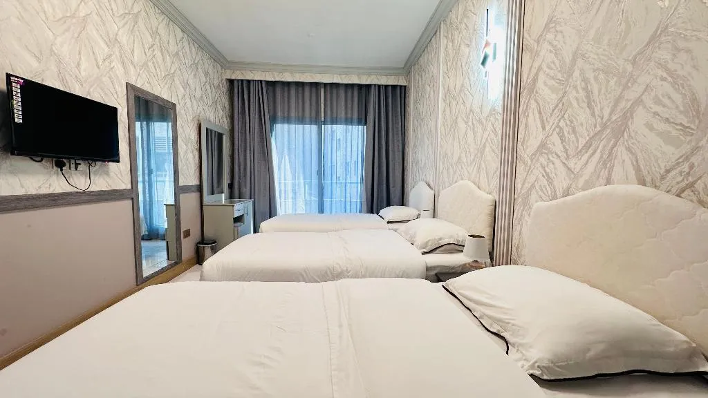TRIPLE DELUXE Room, Palette San Marino Hotel, Dubai