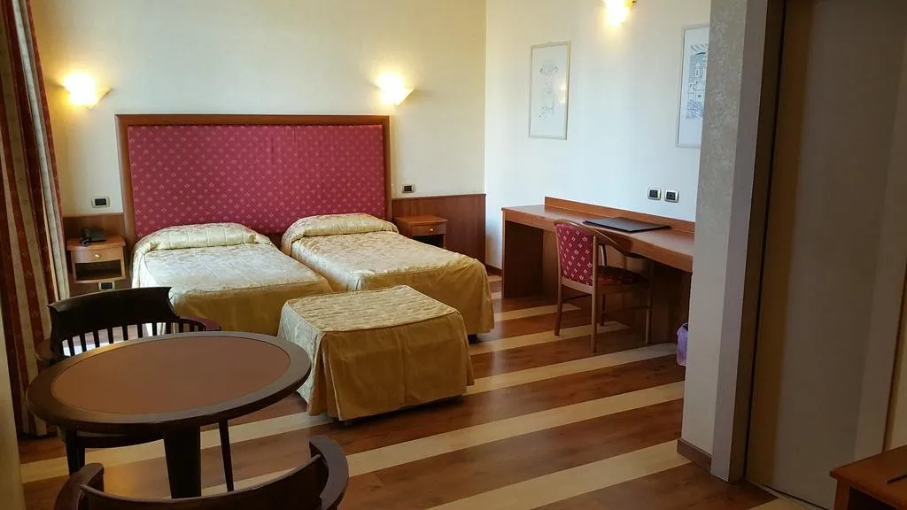 TRIPLE STANDARD Room, Aretusa Palace Hotel, Catania