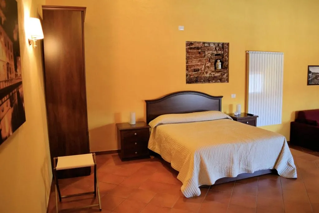 Room, Corte Certosina, Milan