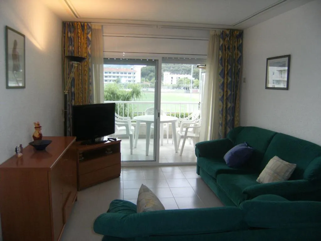 APARTMENT POOL VIEW TWO BEDROOMS Room, Illa Mar d'Or, Costa Brava