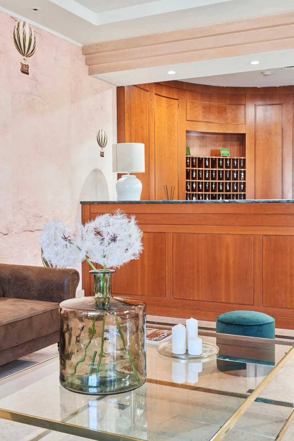 Lobby, Cyrano, Milan