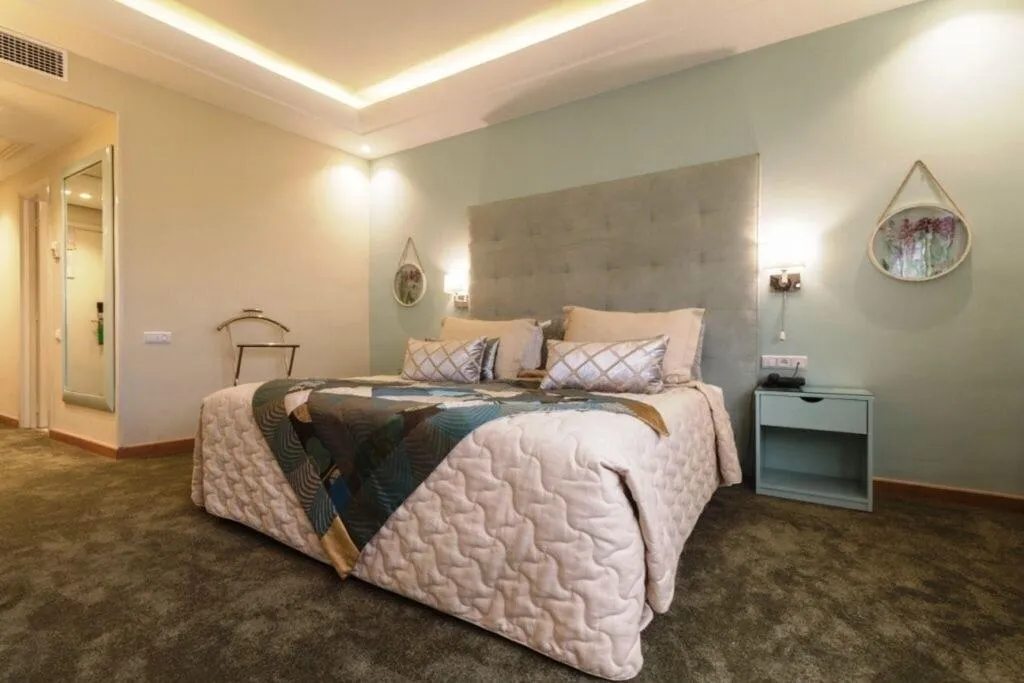Room, Rabat, Rabat