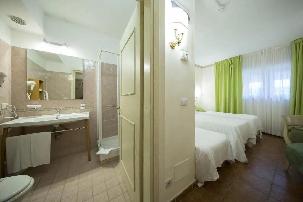 Room, Mancini Park, Rome
