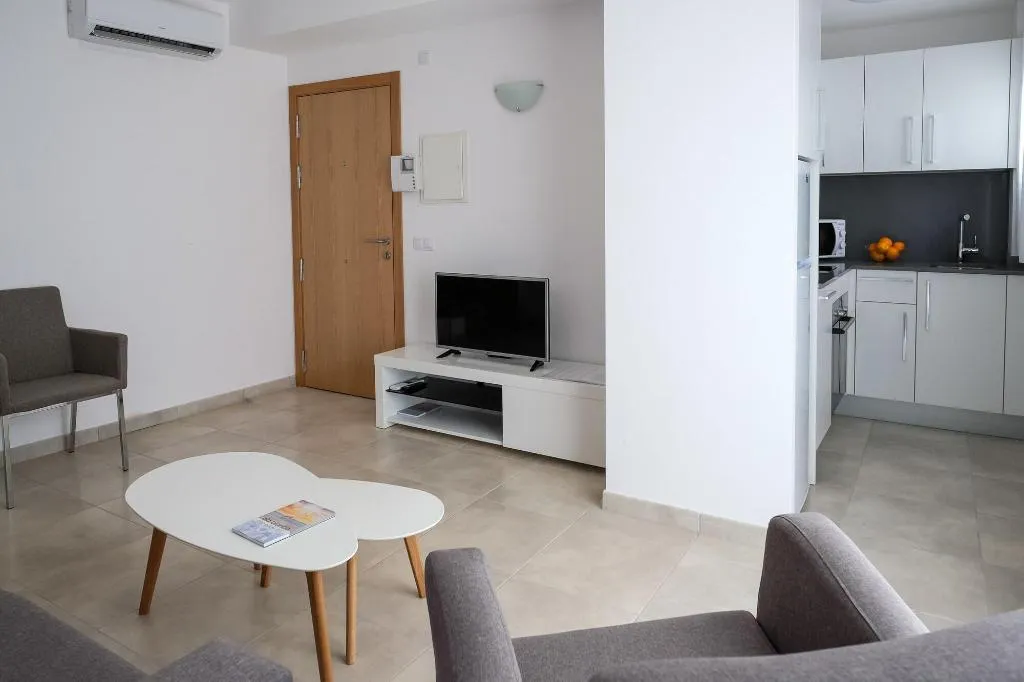 Room, S'Alamera Suites Hotel & Apartments, Ibiza