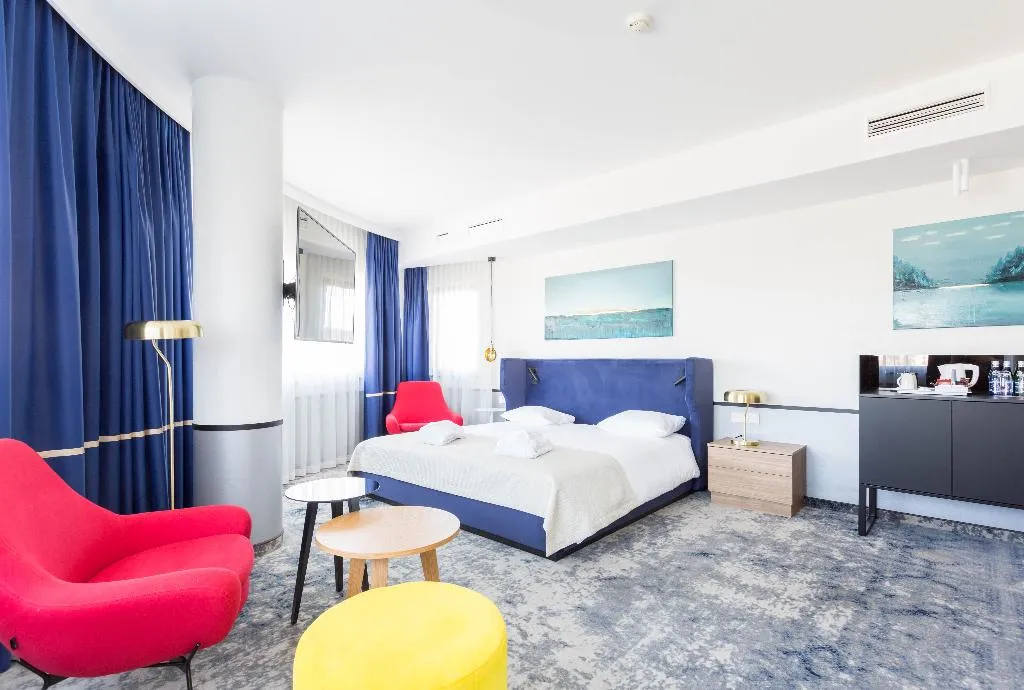 JUNIOR SUITE WITH BALCONY Room, Qubus Hotel Krakow, Krakow