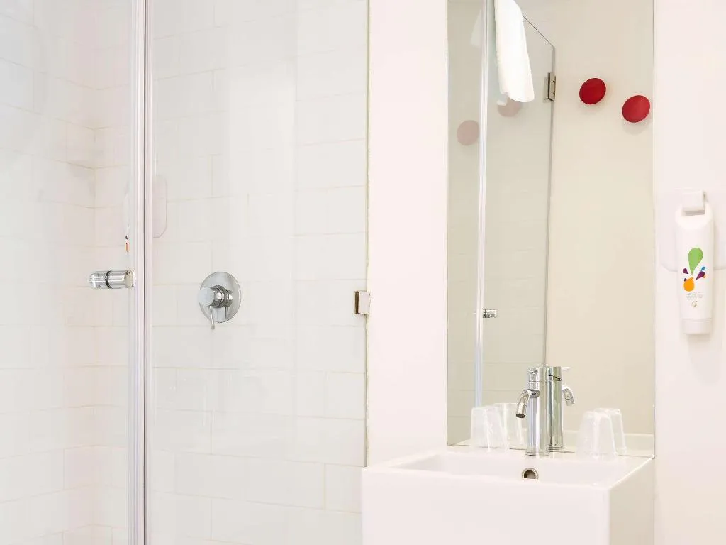 DOUBLE WITH DOUBLE BED Room, Ibis Styles Lisboa Centro Liberdade NE, Lisbon