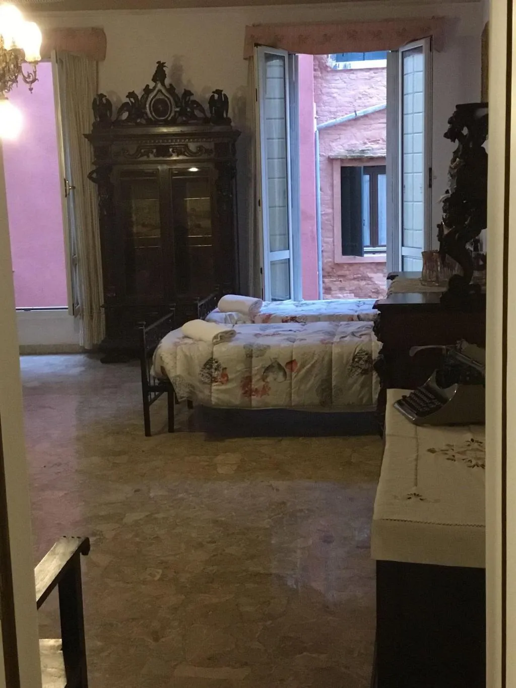 Room, Venice Sun Apartment And Rooms, Venice