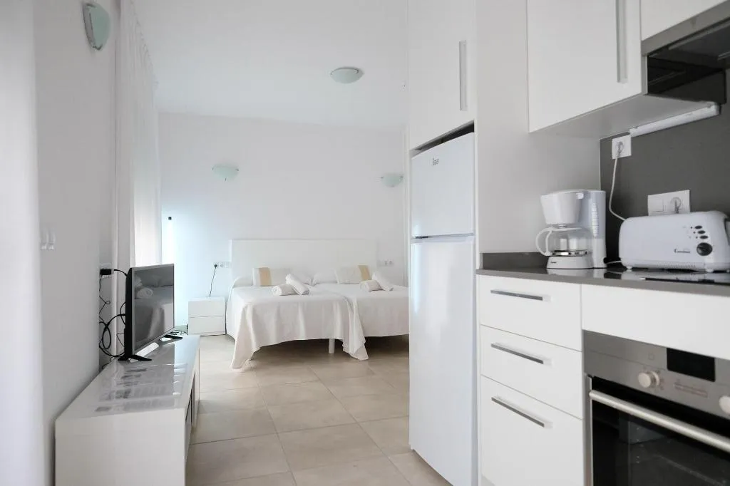 Room, S'Alamera Suites Hotel & Apartments, Ibiza