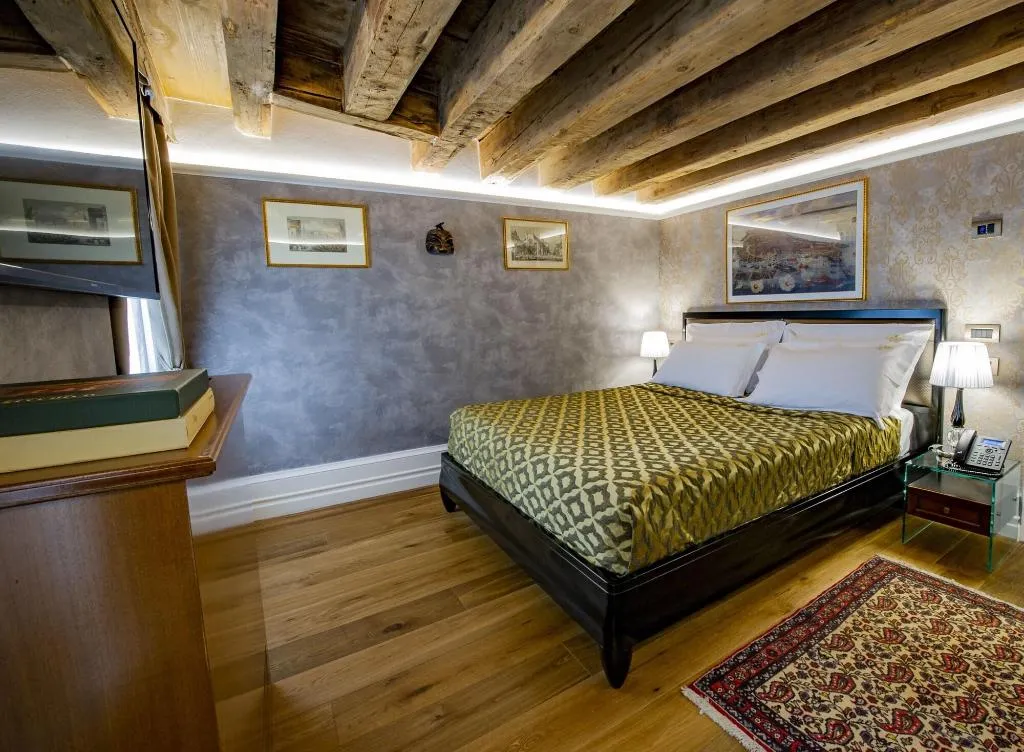 Room, EGO' Residence Venice, Venice