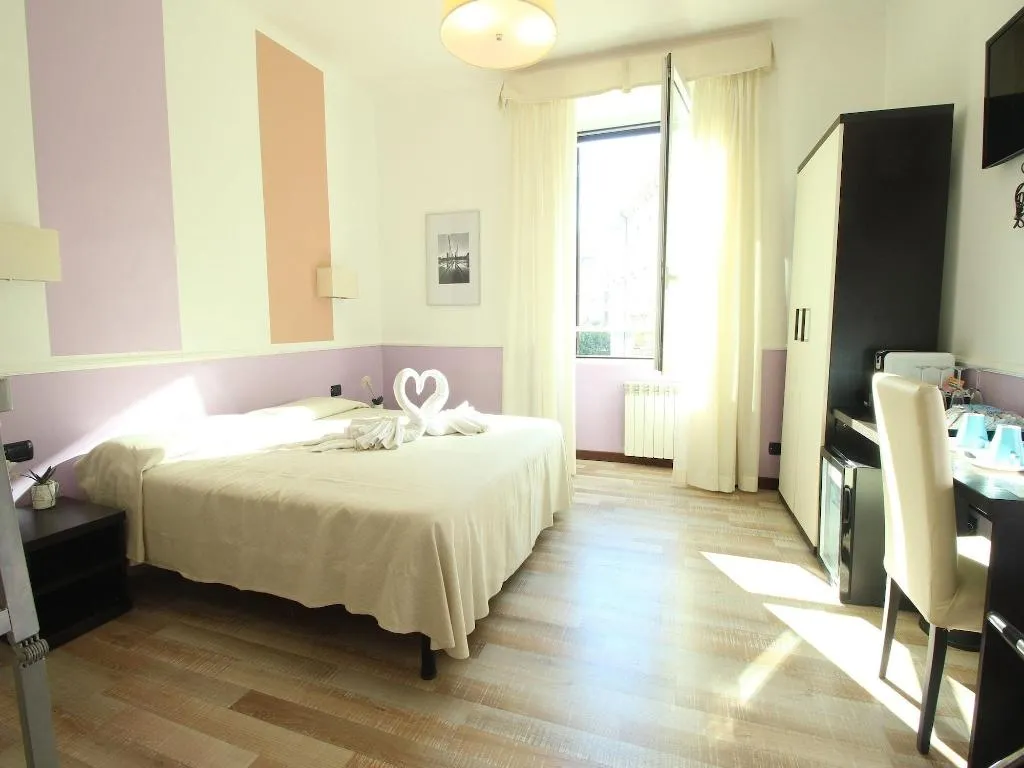 Room, Few Steps From Colosseum, Naples