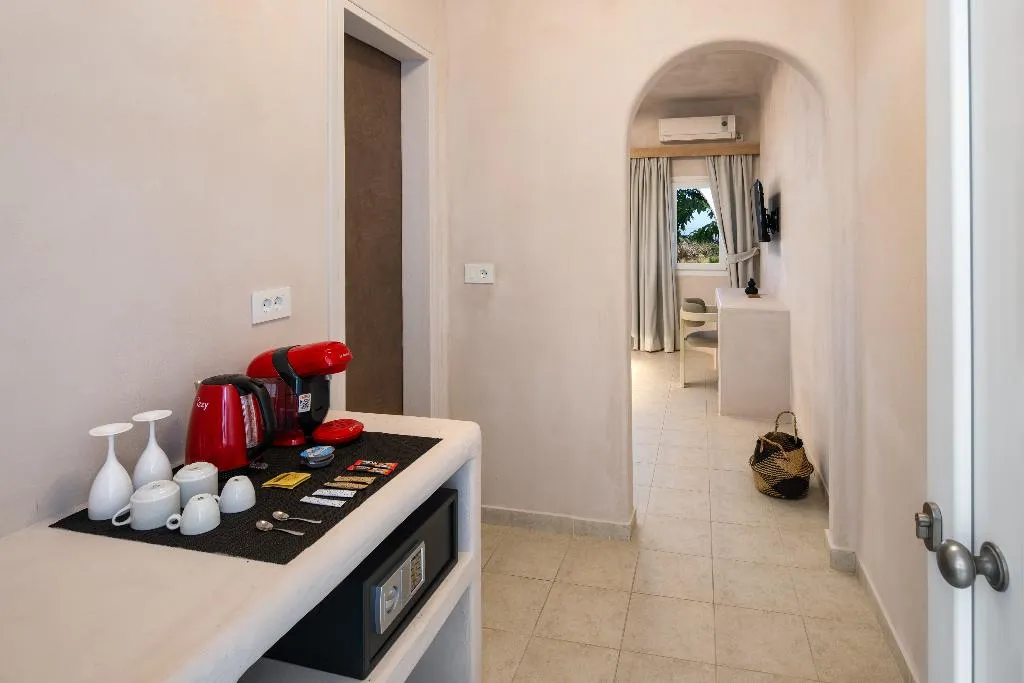 JUNIOR SUITE SEA VIEW Room, Aelia Luxury Suites, Santorini