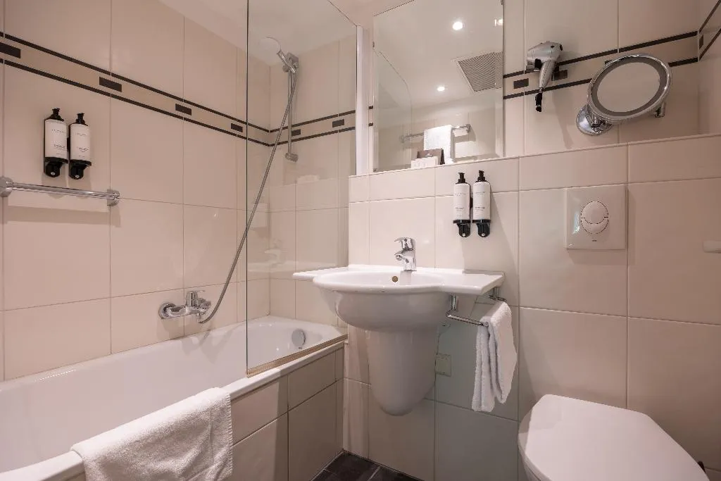 SINGLE STANDARD Room, Apollofirst Boutique Hotel, Amsterdam