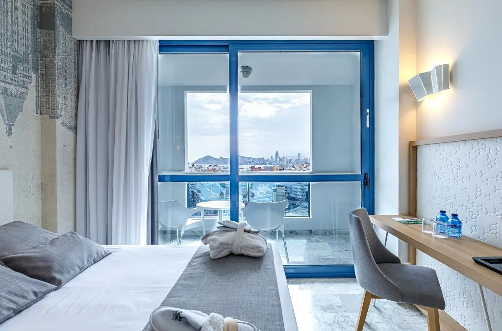 Double or Twin DELUXE Room, Madeira Centro, Costa Blanca
