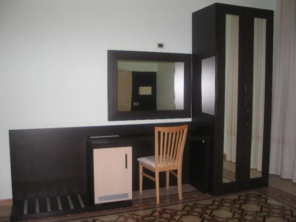 Double or Twin STANDARD Room, Hotel Nautilus, Rome