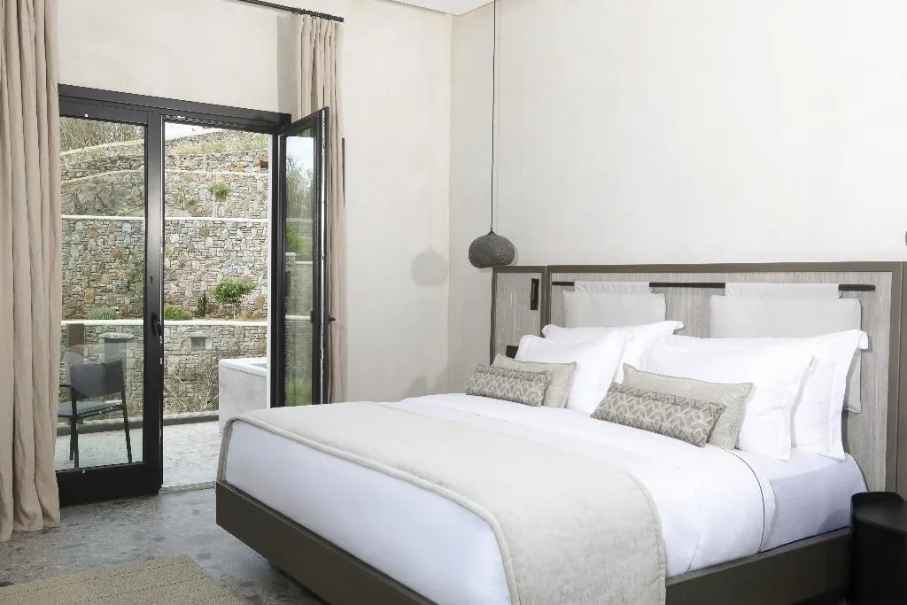 JUNIOR SUITE WITH JACUZZI Room, Aeonic Suites & Spa, Mykonos
