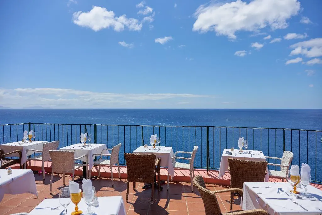 Terrace, Inn & Art Hotel Gallery, Madeira