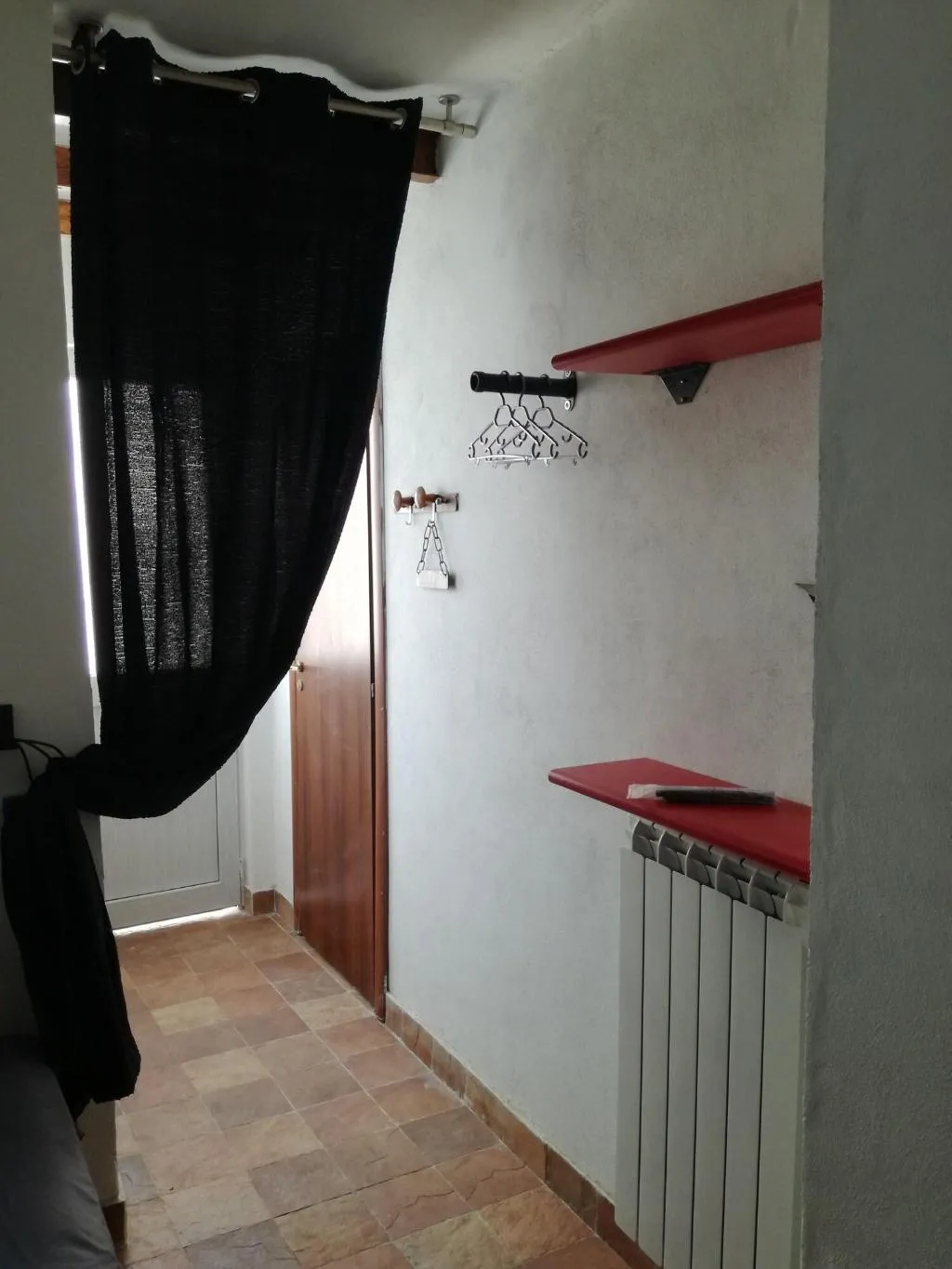 Room, B&B PompeiLog, Naples