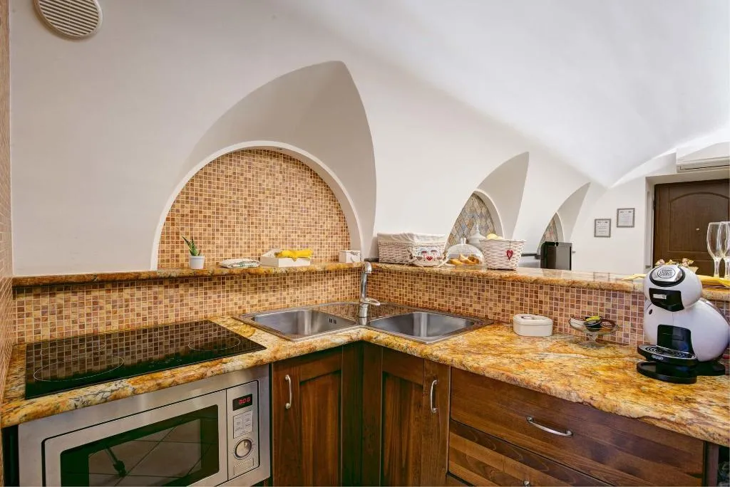 Room, Cuore Di Sorrento Suites, Naples