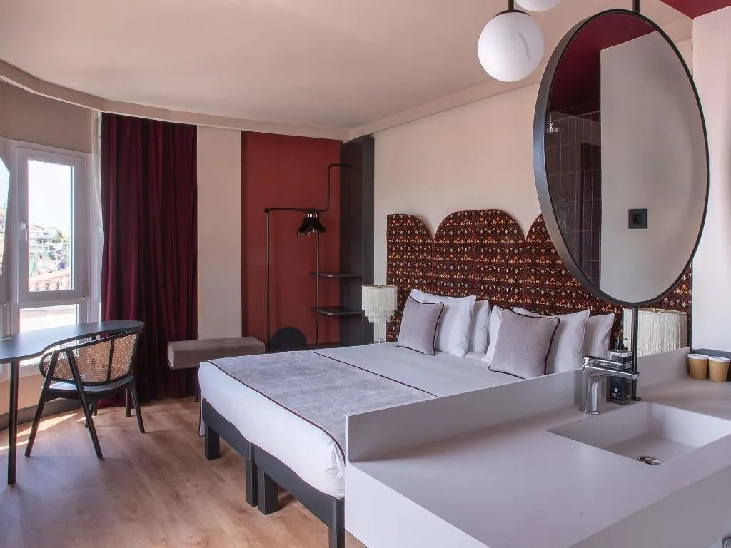 DOUBLE PREMIUM WITH VIEWS Room, Ibis Styles Madrid Centro Maravillas, Madrid