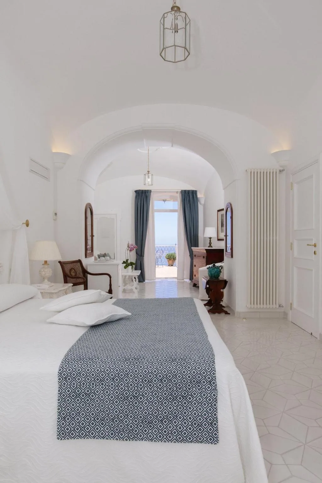 Room, La Bizantina, Naples