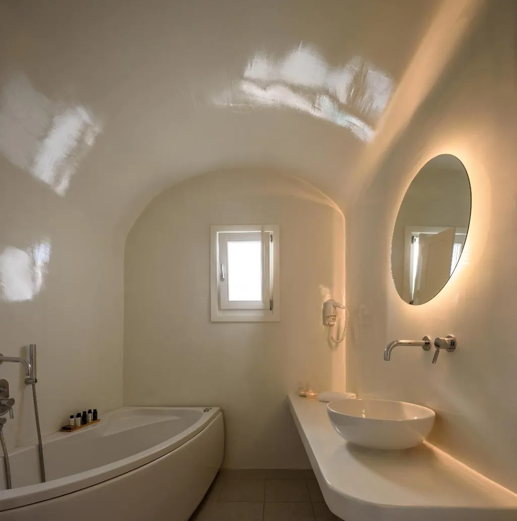 VILLA WITH JACUZZI Room, Panorama Suites, Santorini