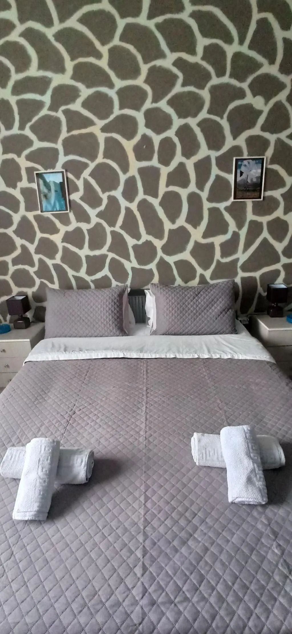Room, Windy Place, Crete