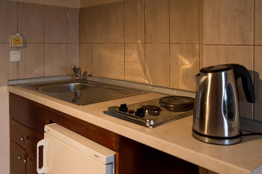 STUDIO CAPACITY 3 Room, Villa George, Rhodes