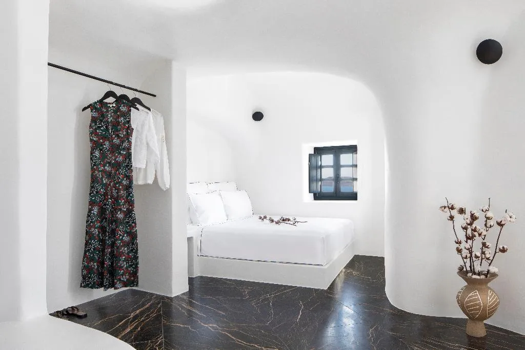 SUITE HONEYMOON Room, Abyss Santorini, Santorini