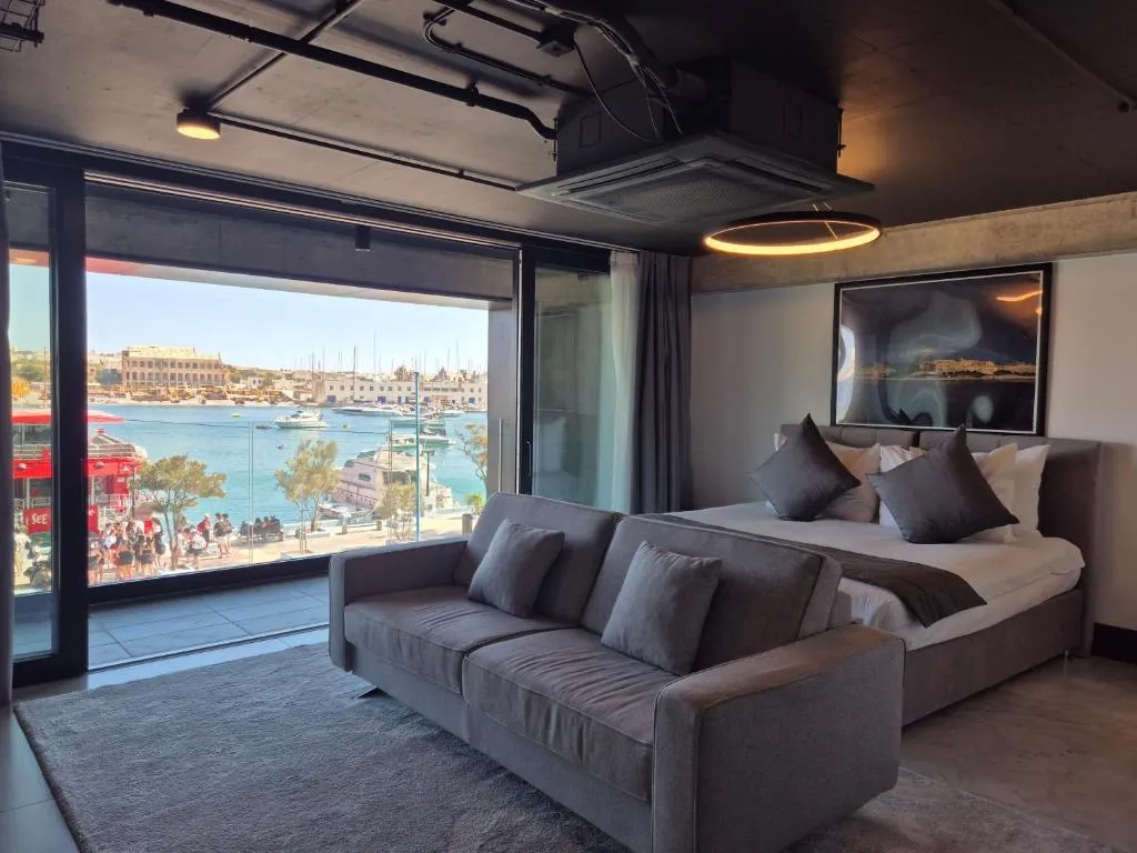 STUDIO SEA VIEW Room, The Londoner Hotel Sliema, Malta