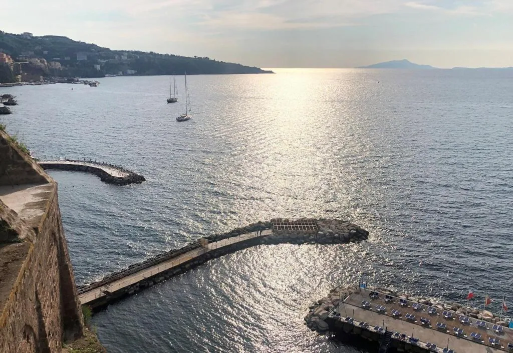 Sports and Entertainment, Casa Sorrentina, Naples