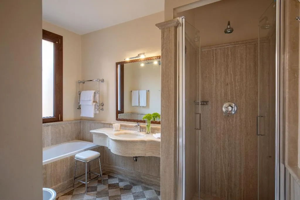 Double or Twin SUPERIOR Room, Mozart, Rome