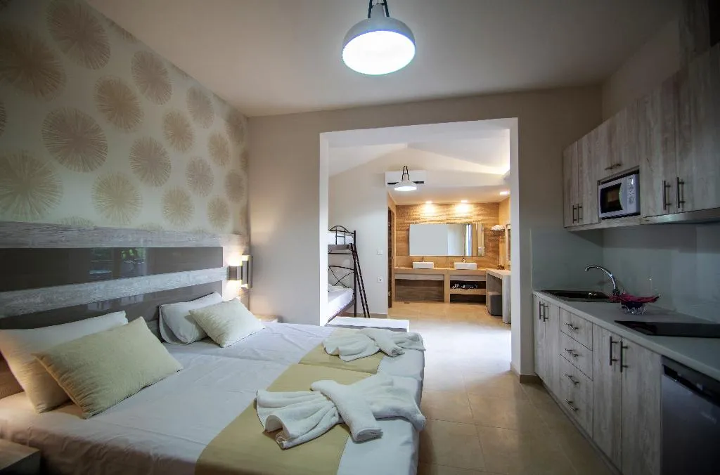 JUNIOR SUITE STANDARD Room, Paradise Apartments, Zante