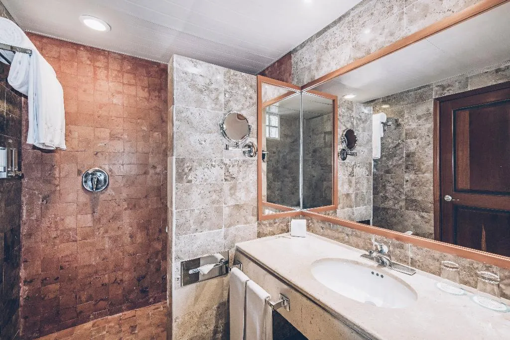 JUNIOR SUITE STANDARD Room, Iberostar Waves Paraiso Beach All Inclusive, Cancun Area