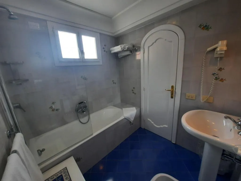 TWIN SEA VIEW Room, Villa La Tartana, Naples