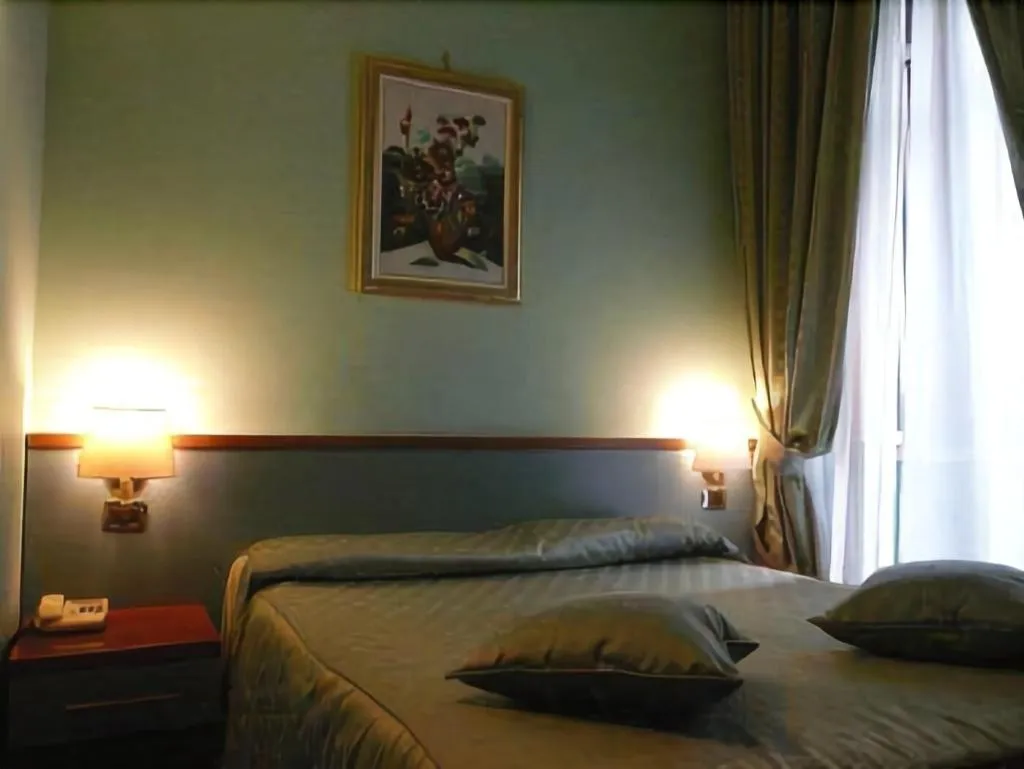 Room, Hotel Fenicia, Naples