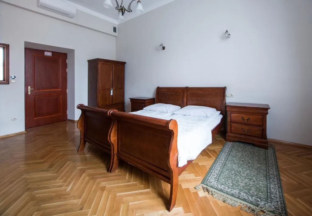 Double or Twin STANDARD Room, Aparthotel Basztowa, Krakow