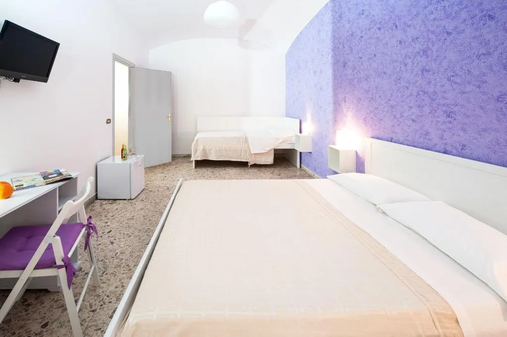 Room, Trinity Luxury Rooms, Rome