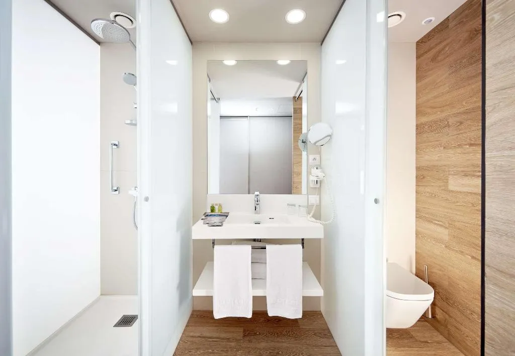 Double or Twin EXECUTIVE Room, Occidental Praha, Prague
