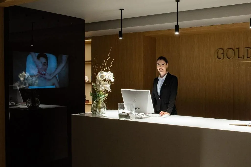 Sports and Entertainment, Gold Tower Lifestyle Hotel, Naples