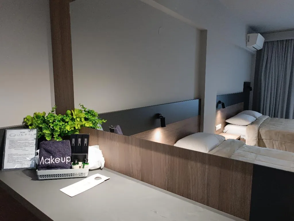 TRIPLE STANDARD Room, Elizabeth Queen Luxury Rooms, Thessaloniki