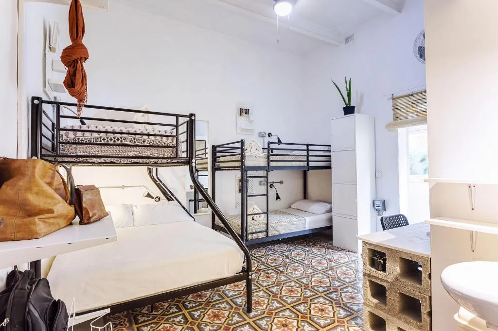 Room, Granny's Inn - Hostel, Malta