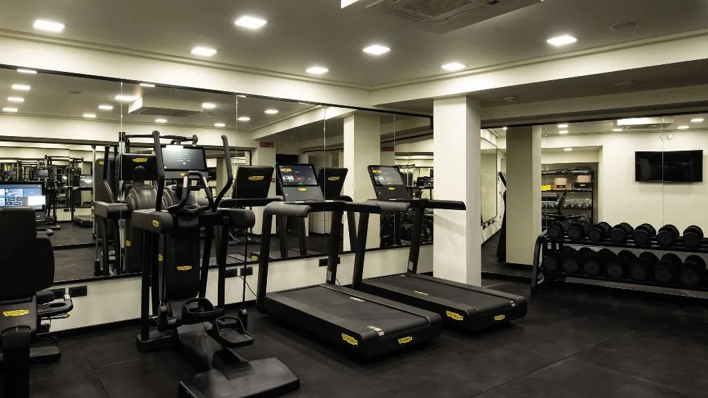 Sports and Entertainment, Gold Tower Lifestyle Hotel, Naples