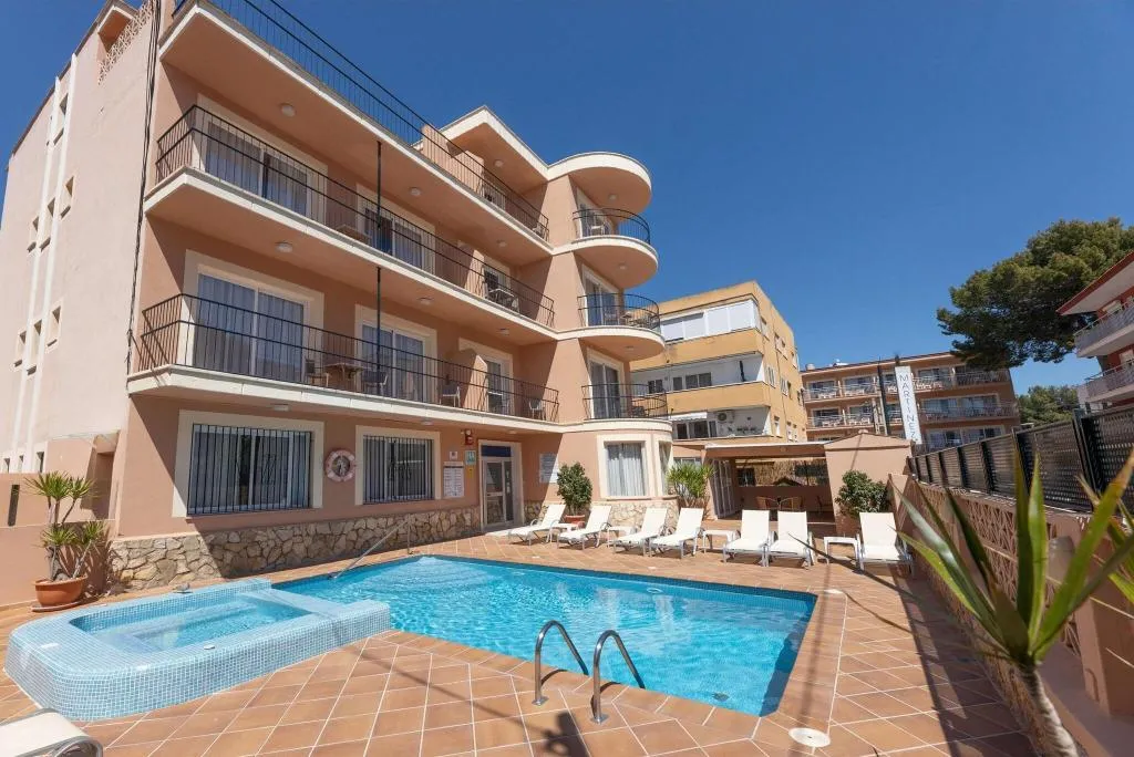 Pool, Martinez, Majorca