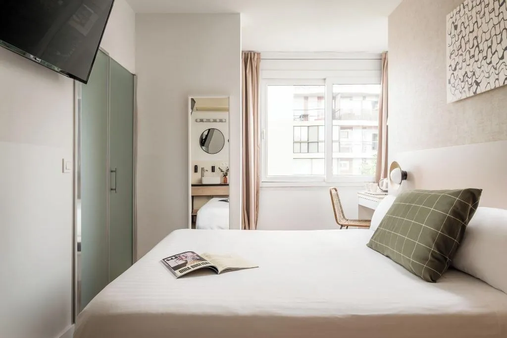 DOUBLE STANDARD Room, Erba By Pillow, Costa Brava