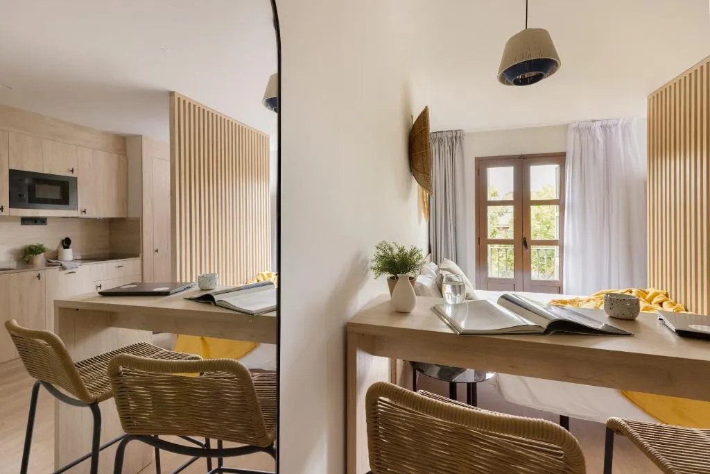 STUDIO WITH BALCONY Room, Libere Barcelona Sant Antoni, Barcelona