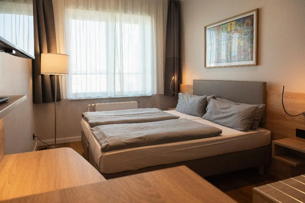 DOUBLE PREMIUM SUPERIOR Room, Acama Kreuzberg Hotel+Hostel, Berlin