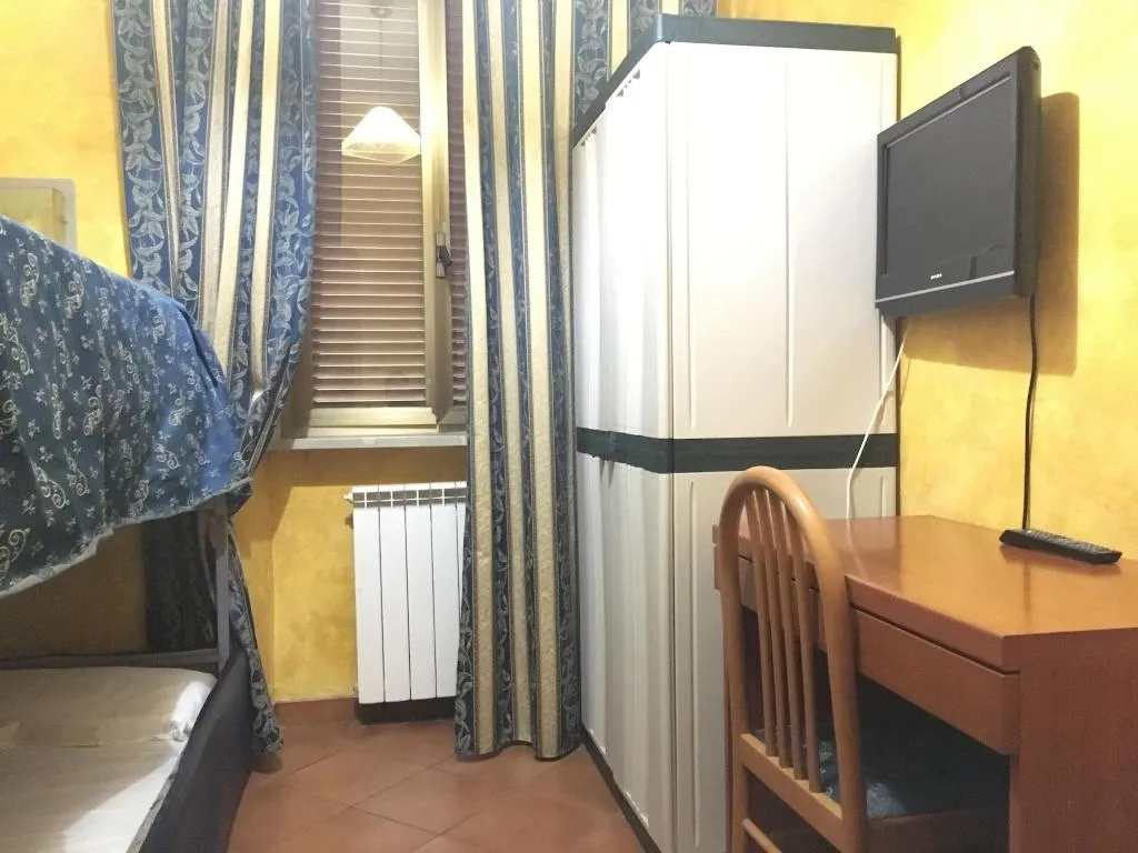 Room, Lam Guest House, Naples