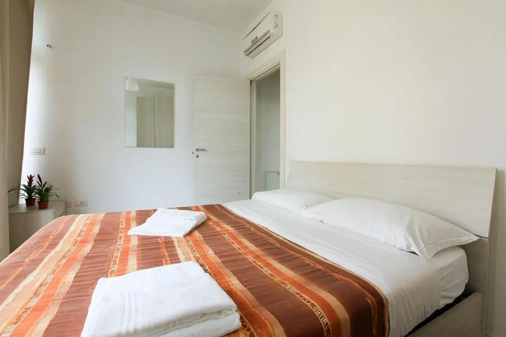 Room, Red Line Room Division, Milan