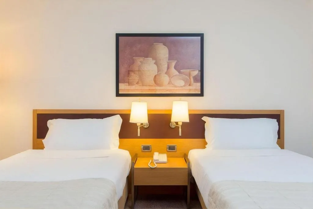 Room, Plaza Caserta, Naples